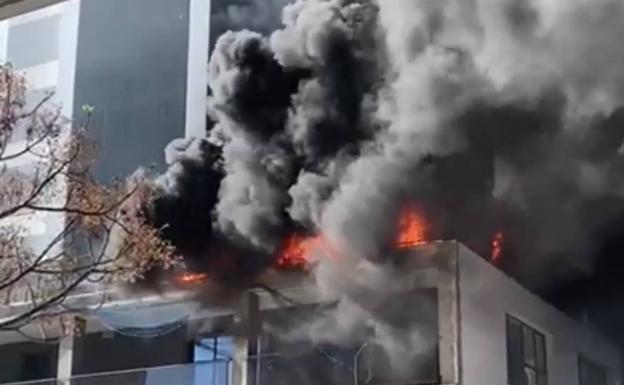 Fuego en Valencia fotos y vídeo Incendio de un edificio de viviendas